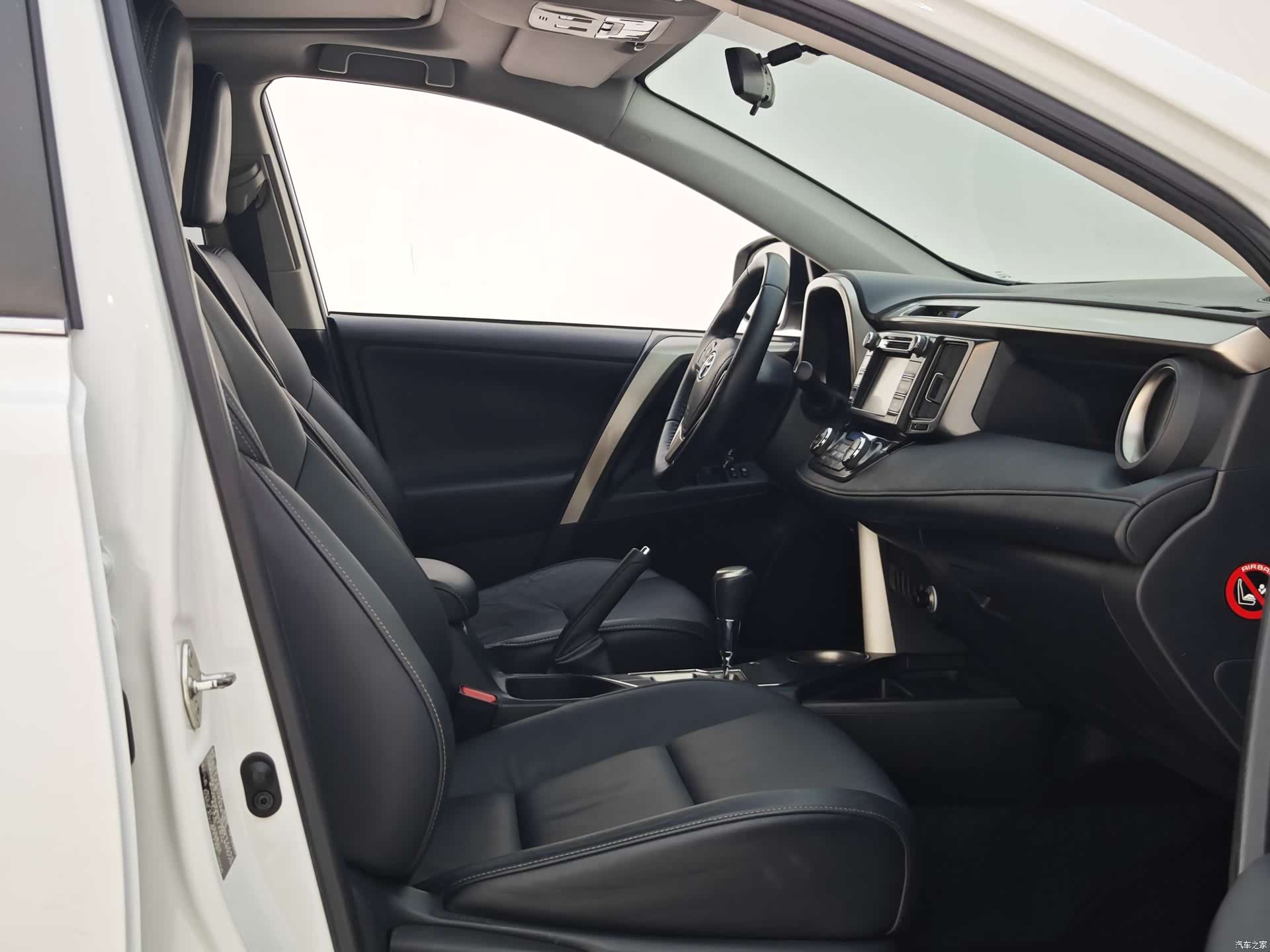 Toyota RAV4, 2014 10