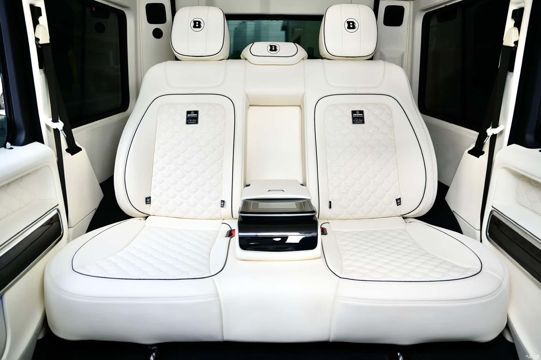 Mercedes-Benz G-Class, 2010 15