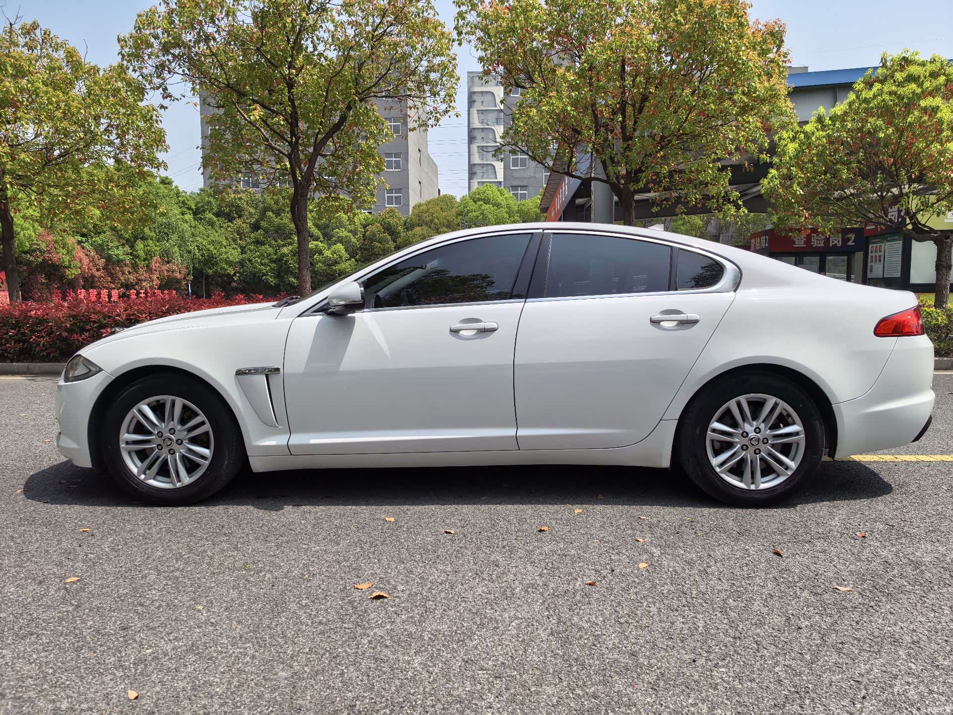 Jaguar XF, 2013 4