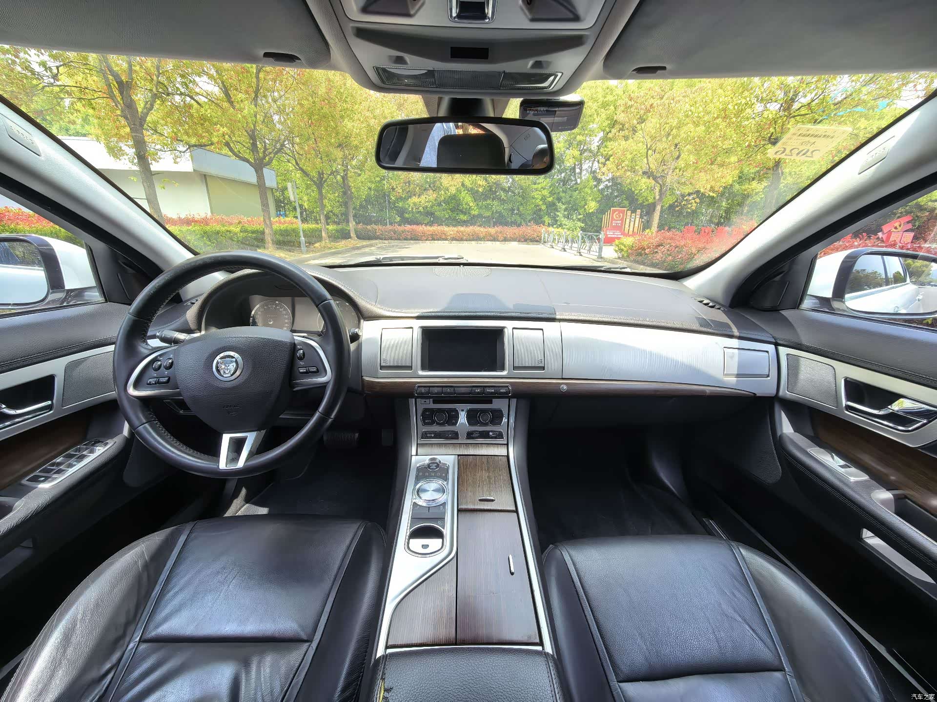 Jaguar XF, 2013 10