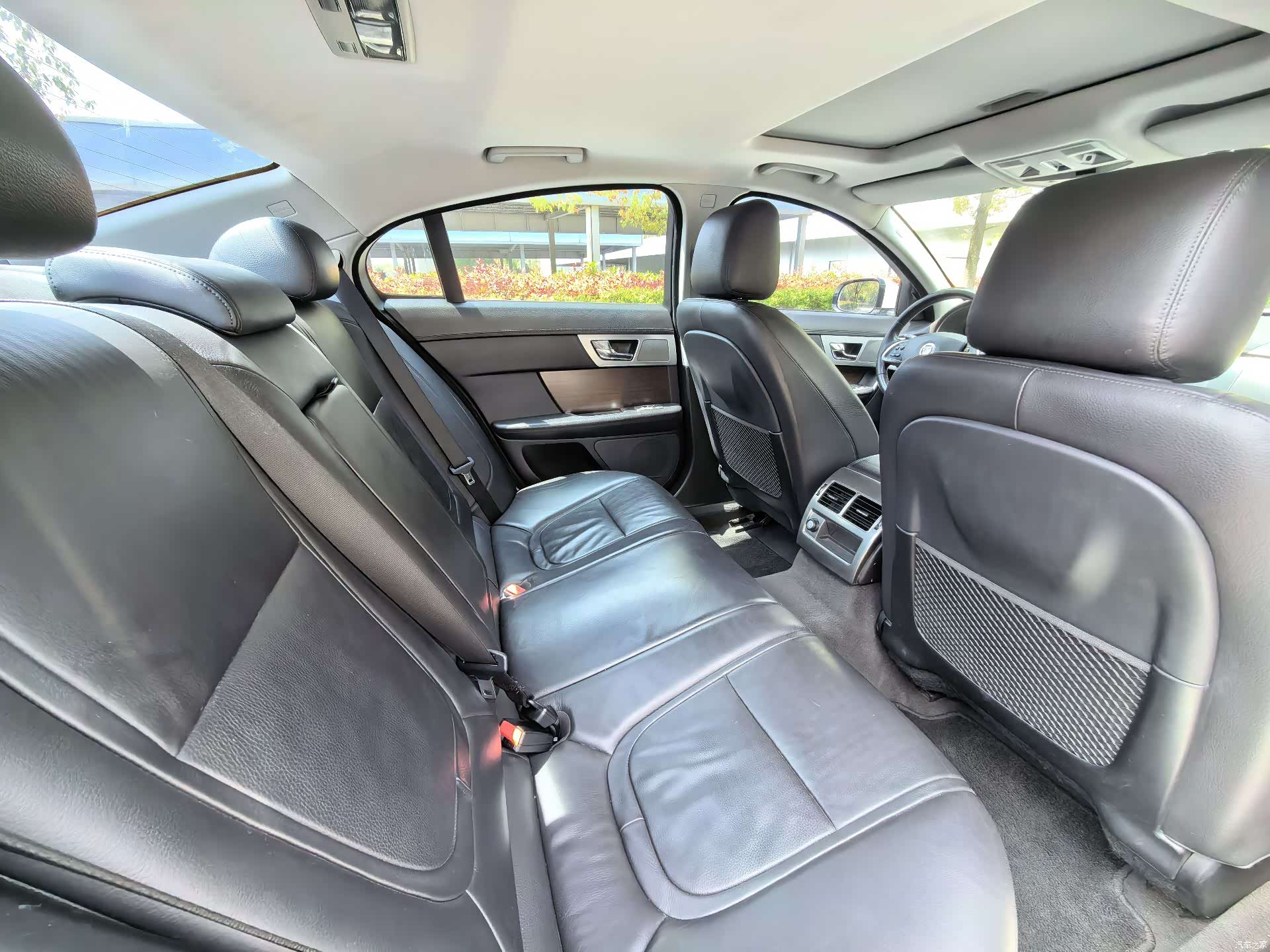 Jaguar XF, 2013 9
