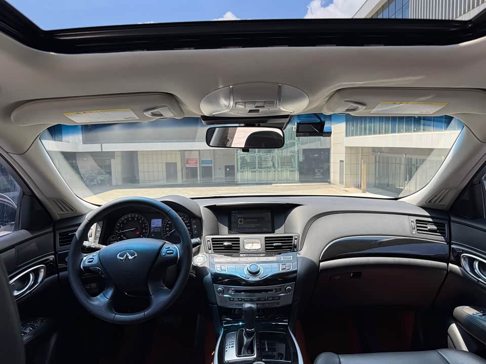 Infiniti Q70 Infiniti Q70