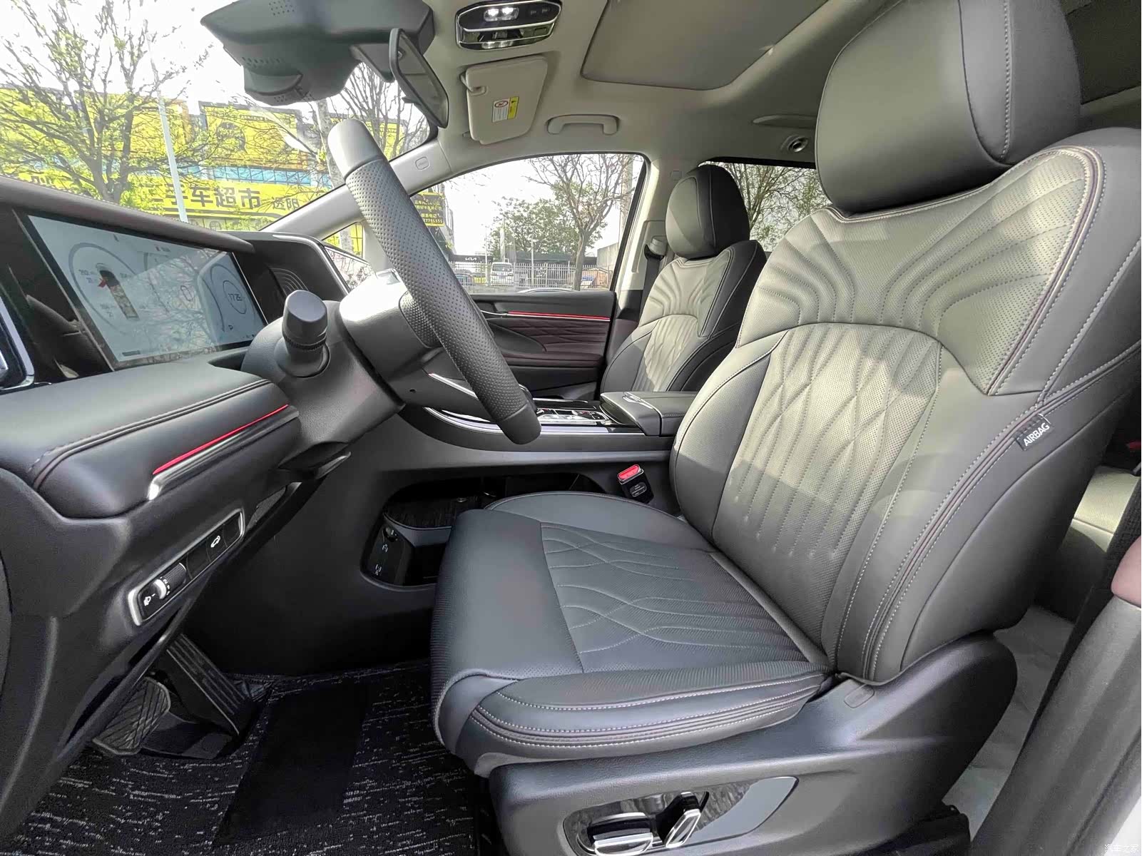 Trumpchi M8, 2025 10