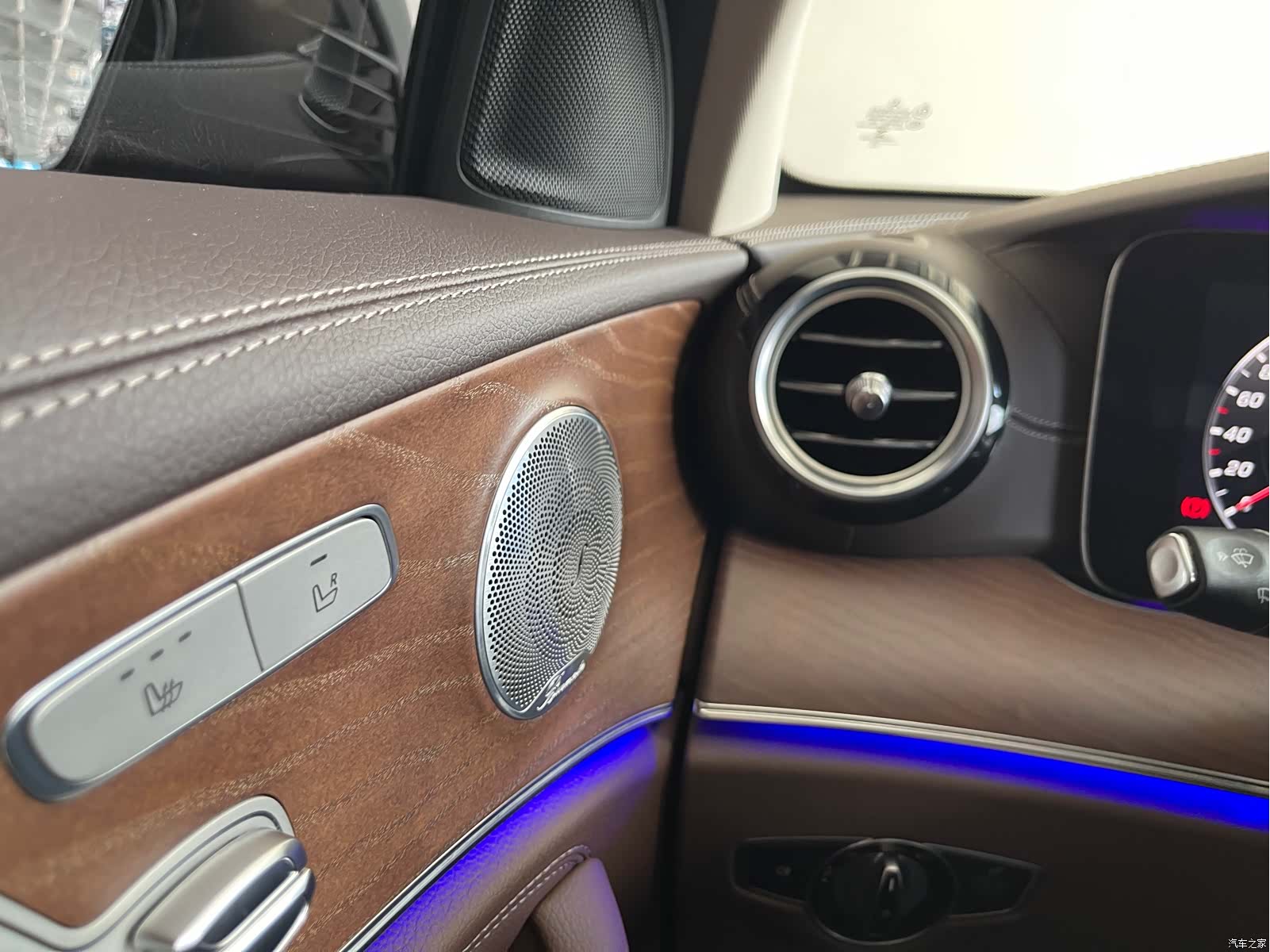 Mercedes-Benz E-Class, 2020 14