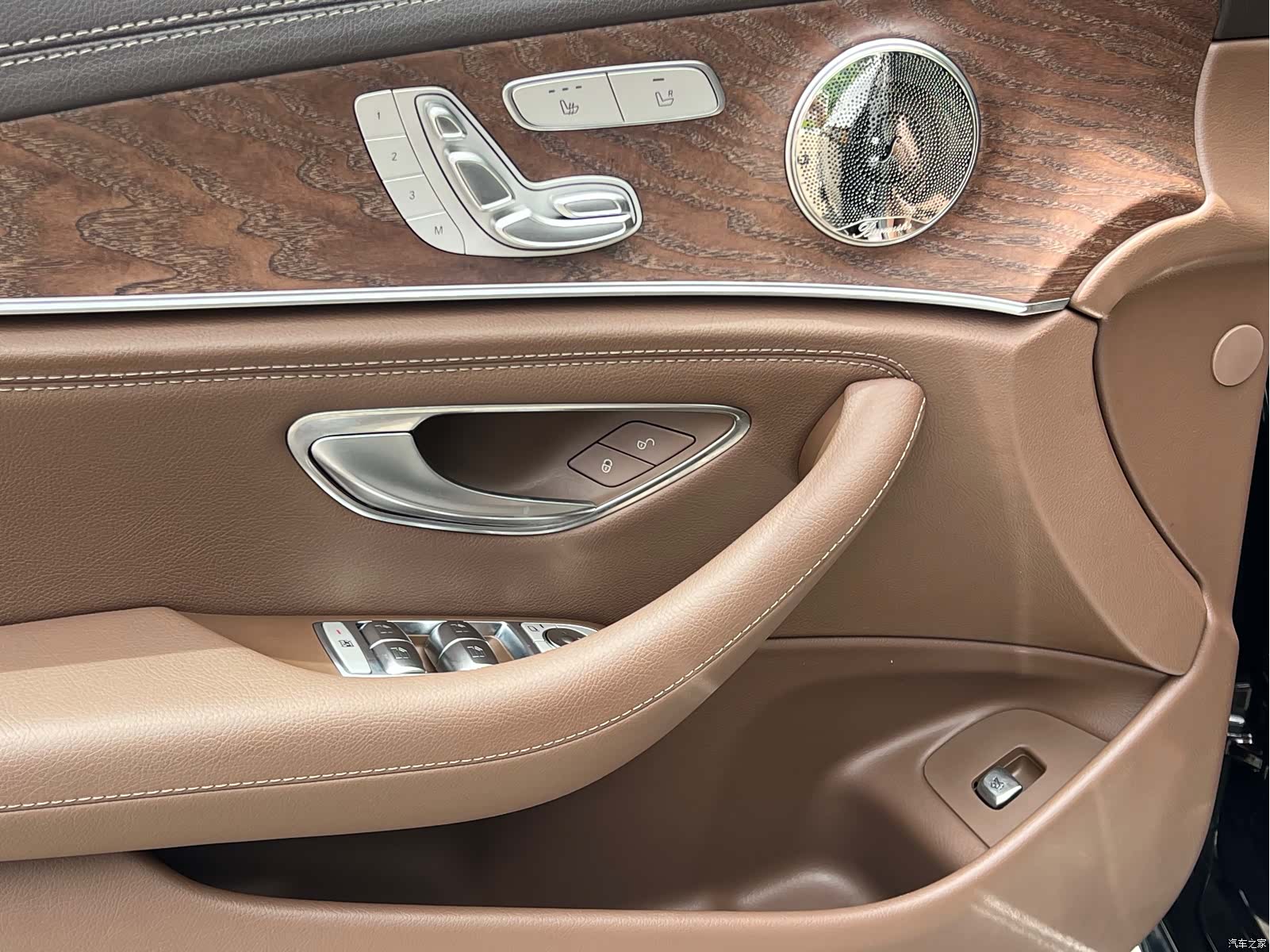 Mercedes-Benz E-Class, 2023 14