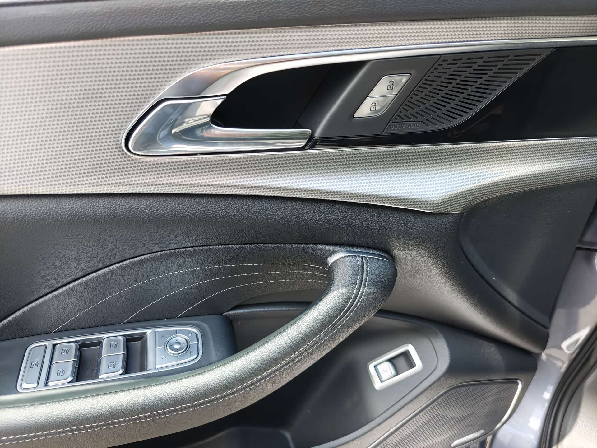 Hongqi H5, 2024 8
