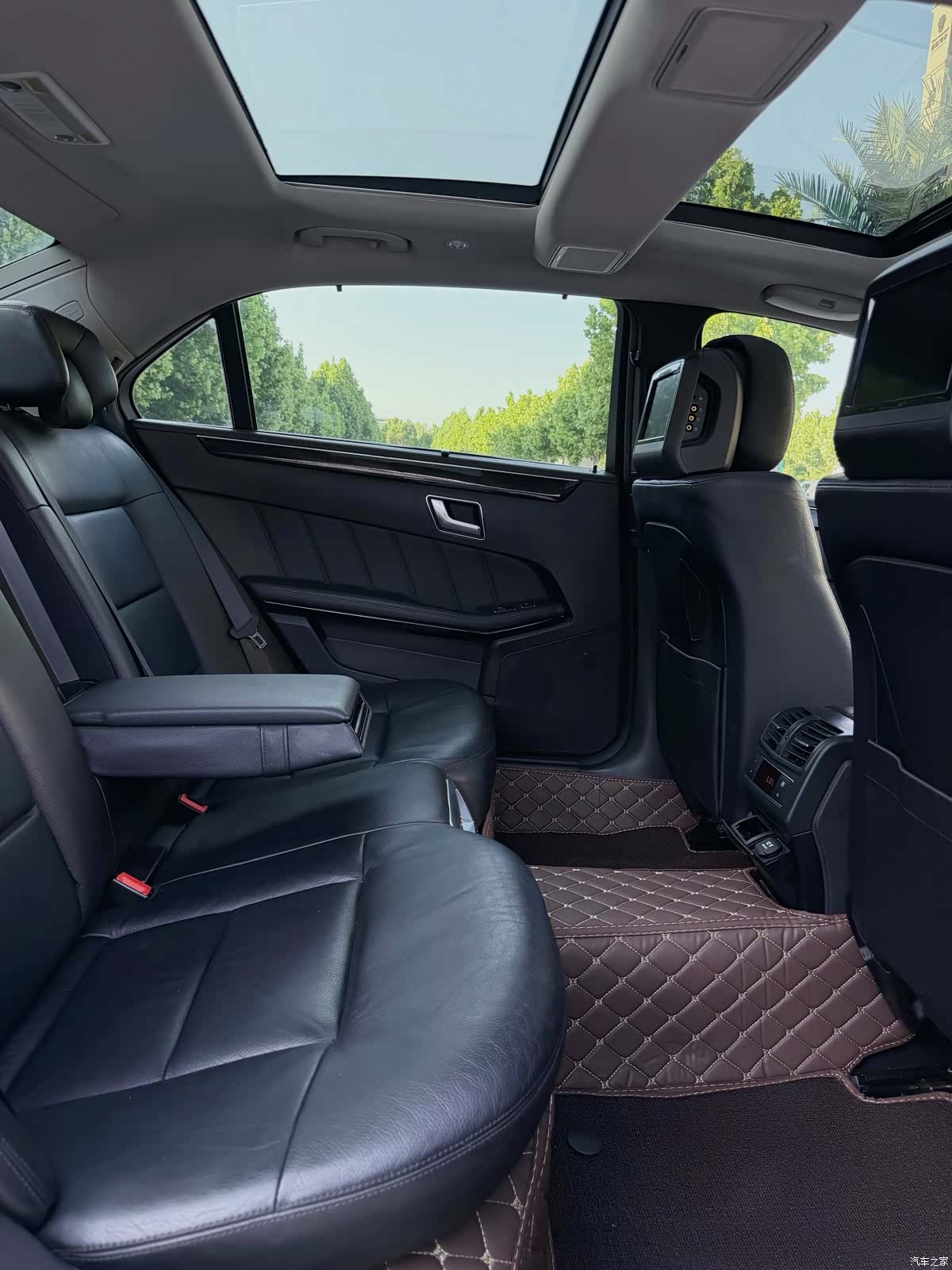 Mercedes-Benz E-Class, 2012 11