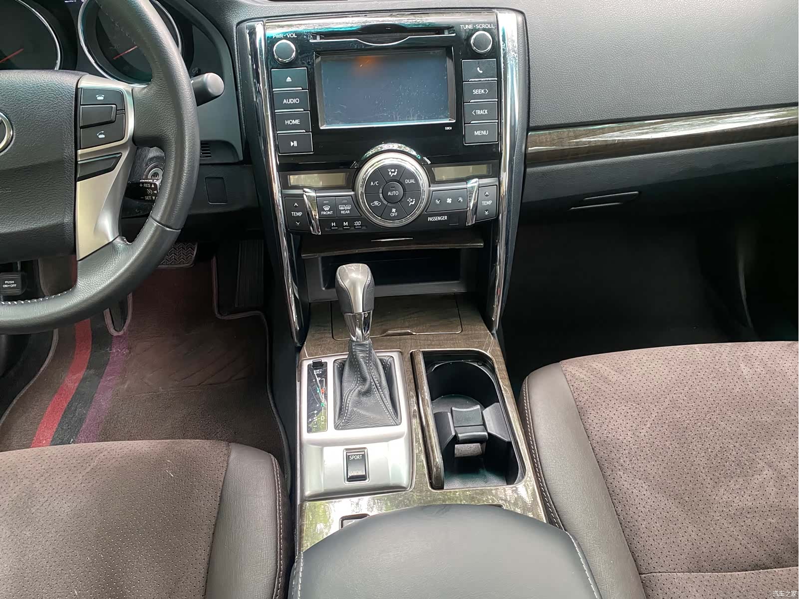 Toyota 2.5V, 2016 14