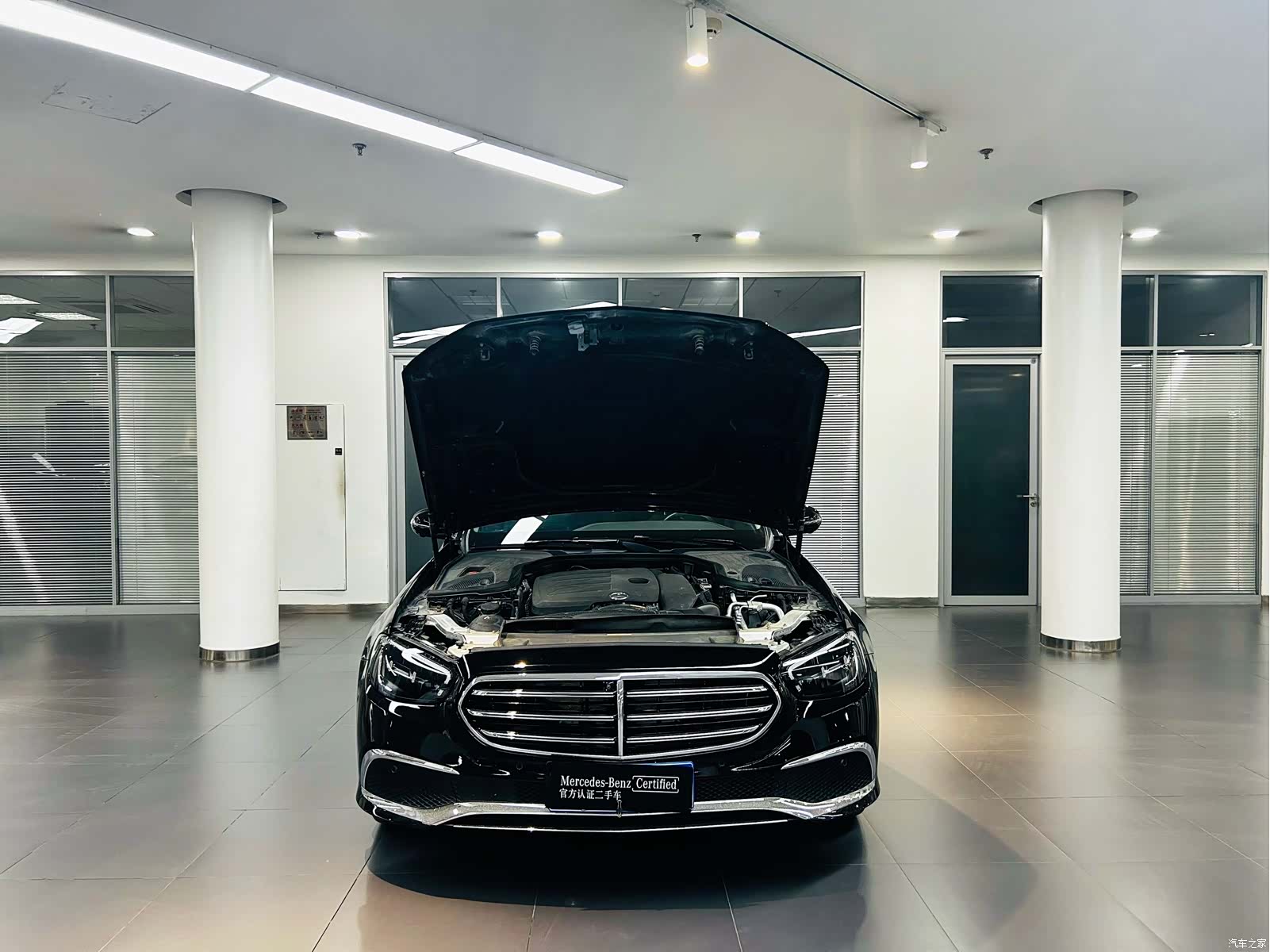 Mercedes-Benz E-Class, 2023 3