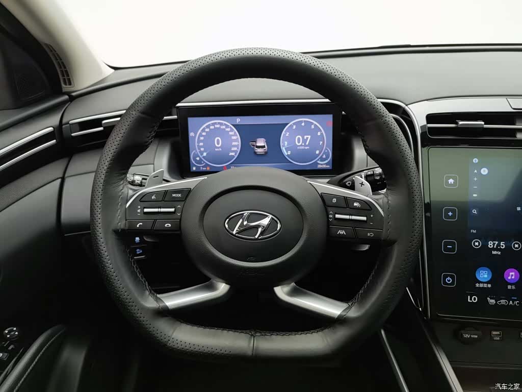Hyundai Tucson L, 2023 11