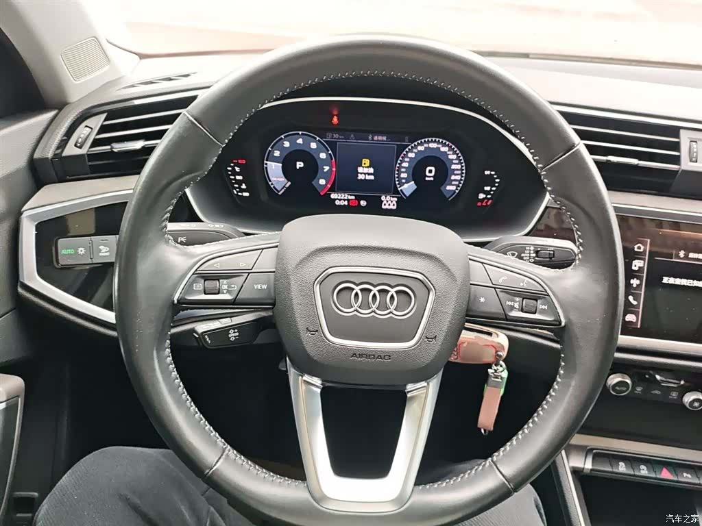 Audi Q3, 2021 11