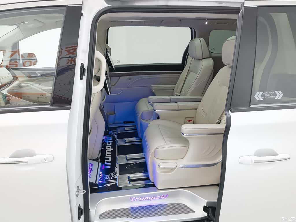 Trumpchi M8, 2022 15