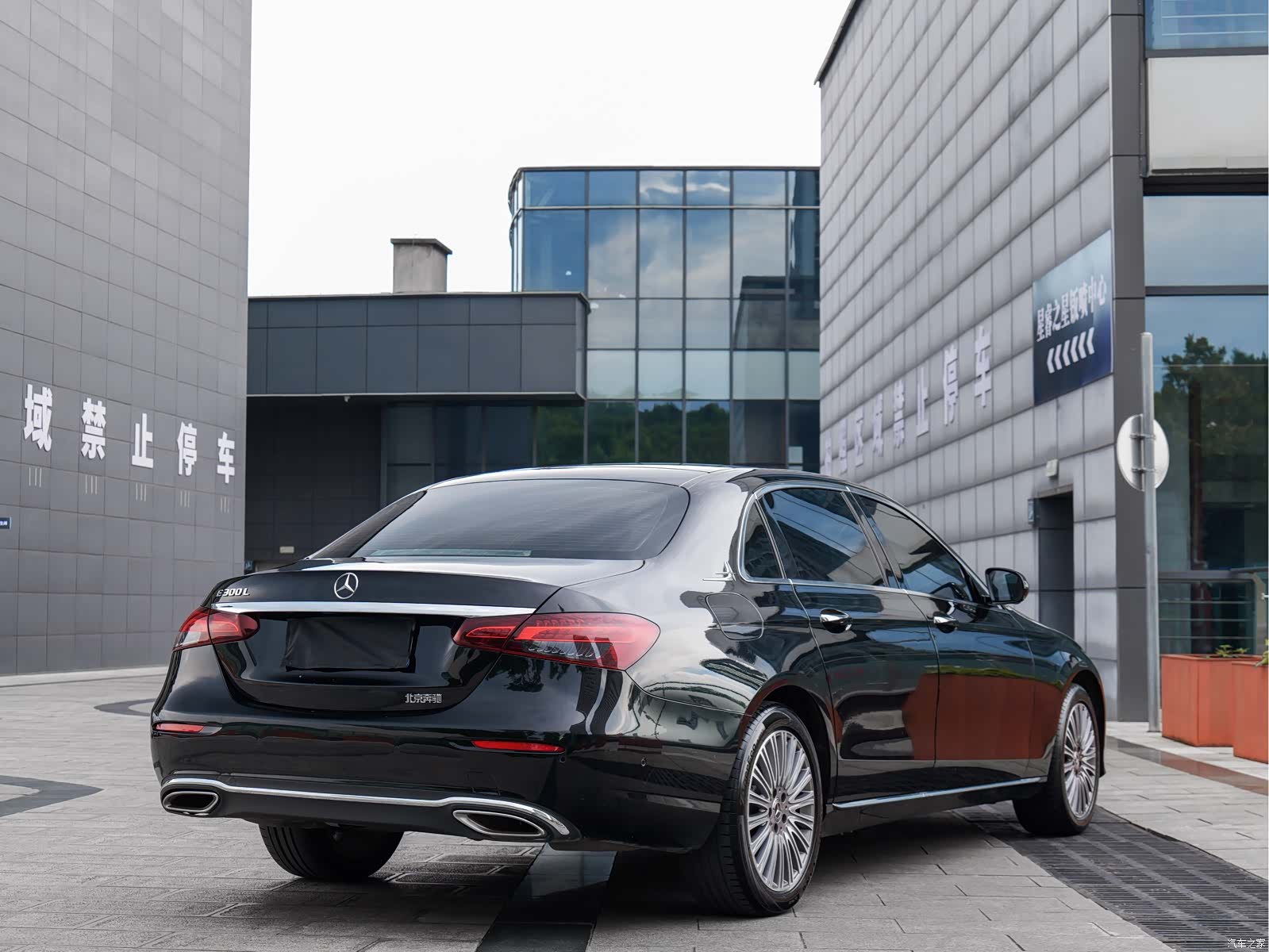 Mercedes-Benz E-Class, 2022 6