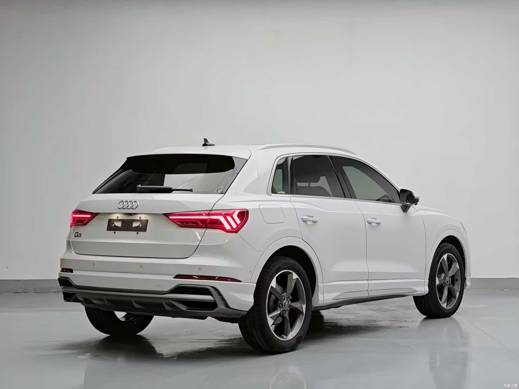 Audi Q3, 2023 6