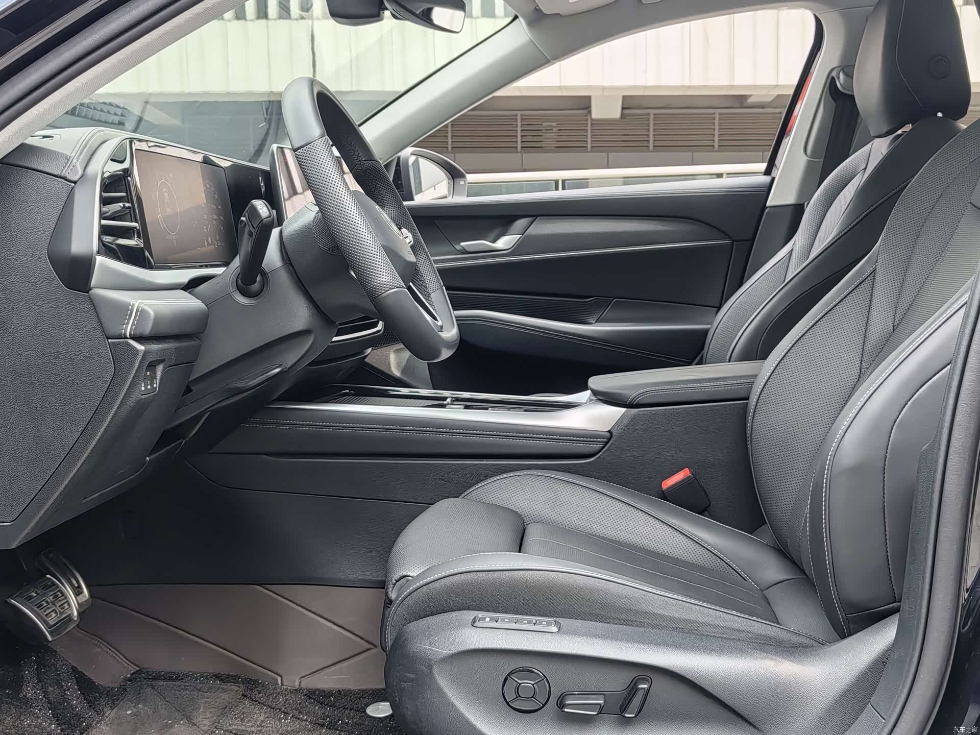 Volkswagen Passat, 2025 11
