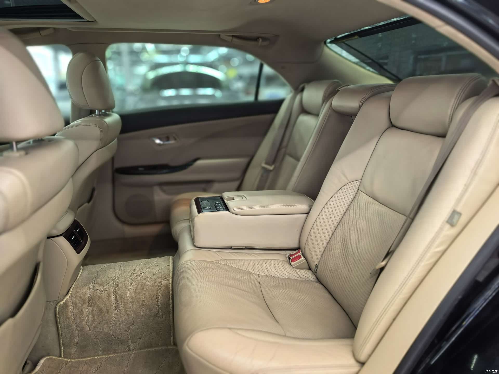 Toyota Crown, 2011 14