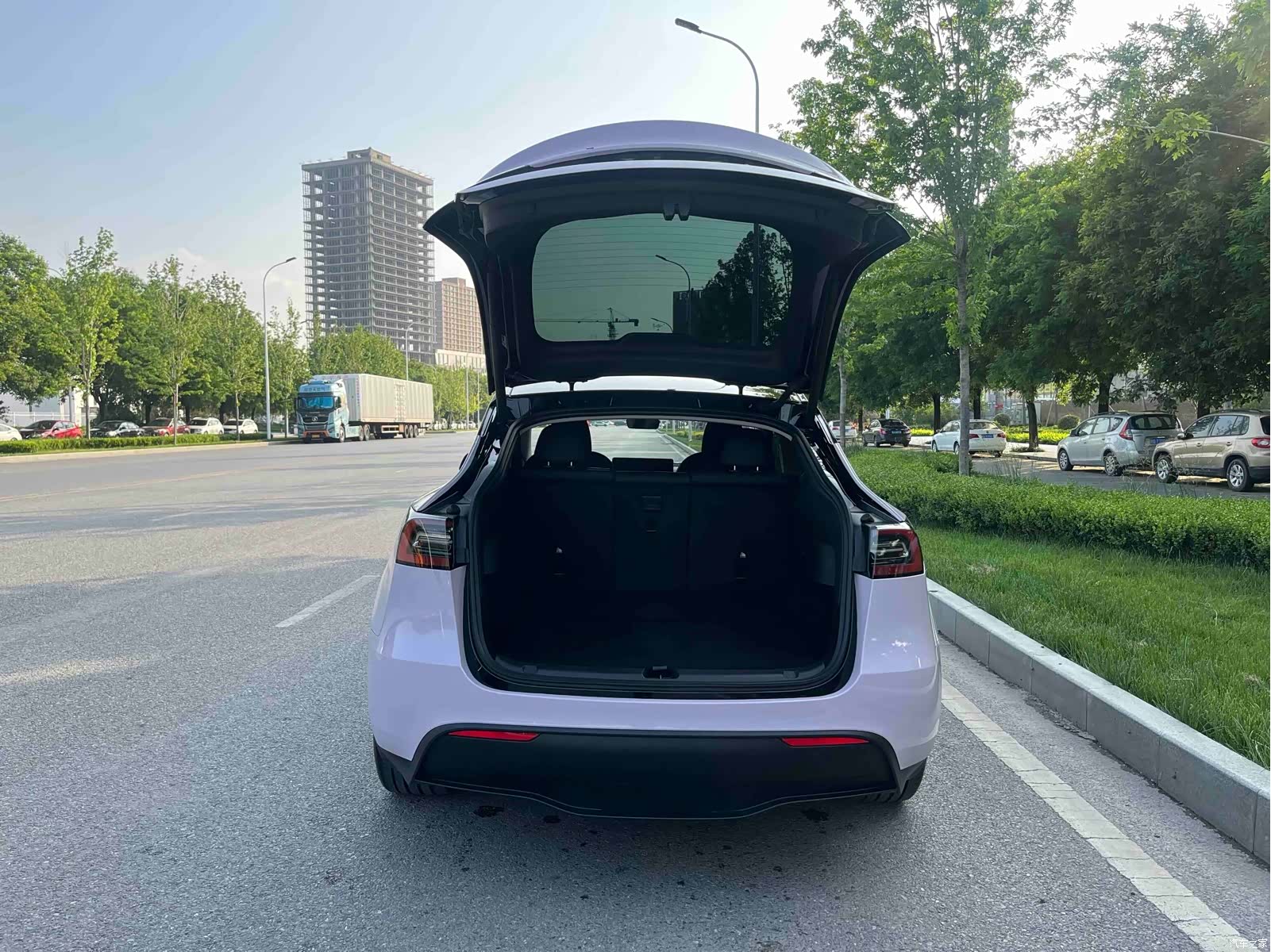 Tesla Model Y, 2024 19