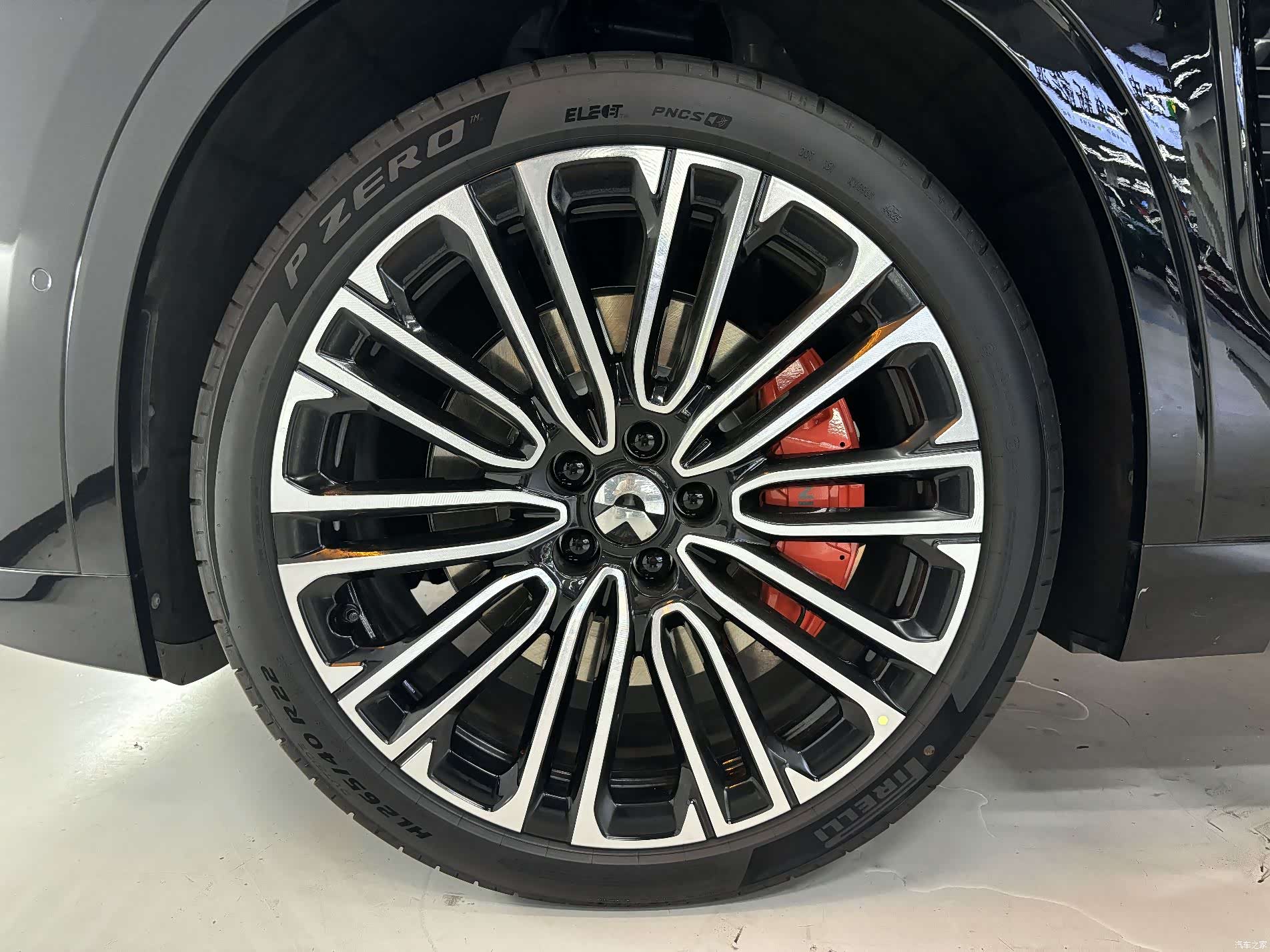 NIO ES8, 2025 4