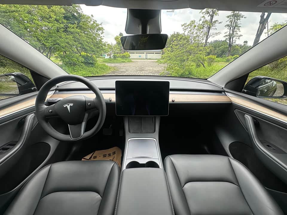 Tesla Model Y Tesla Model Y