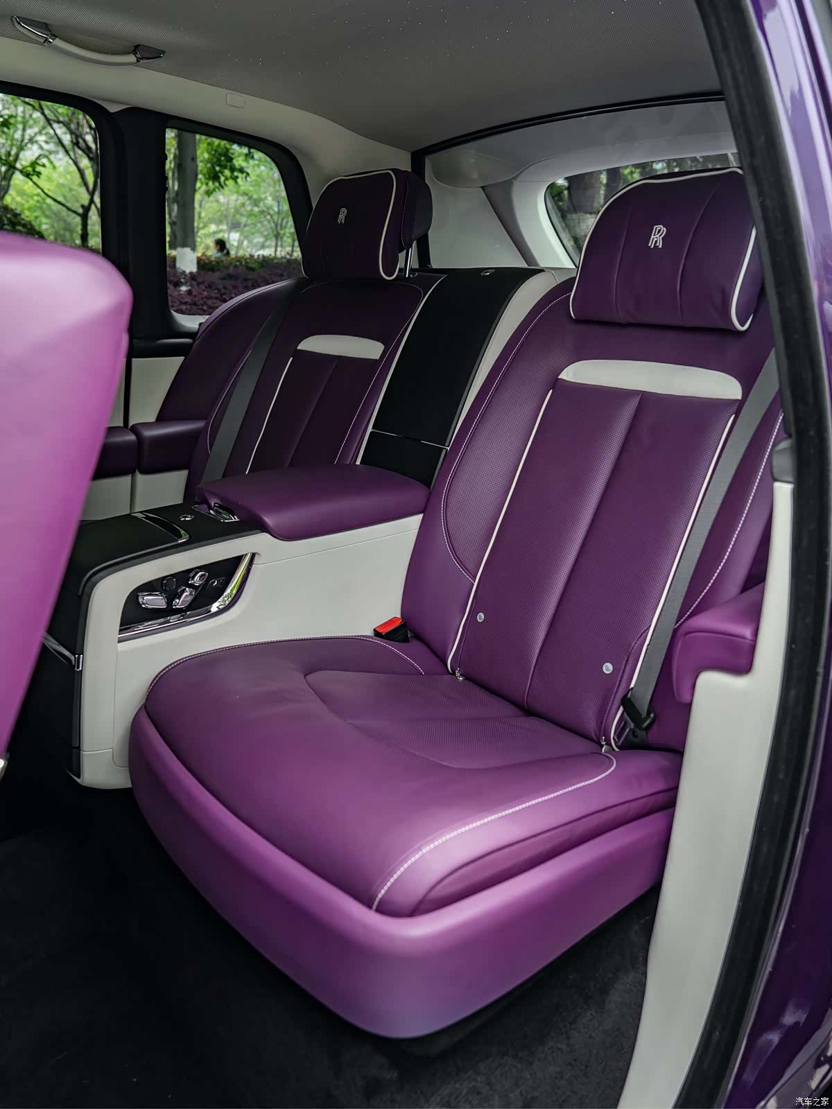 Rolls-Royce Cullinan, 2022 9