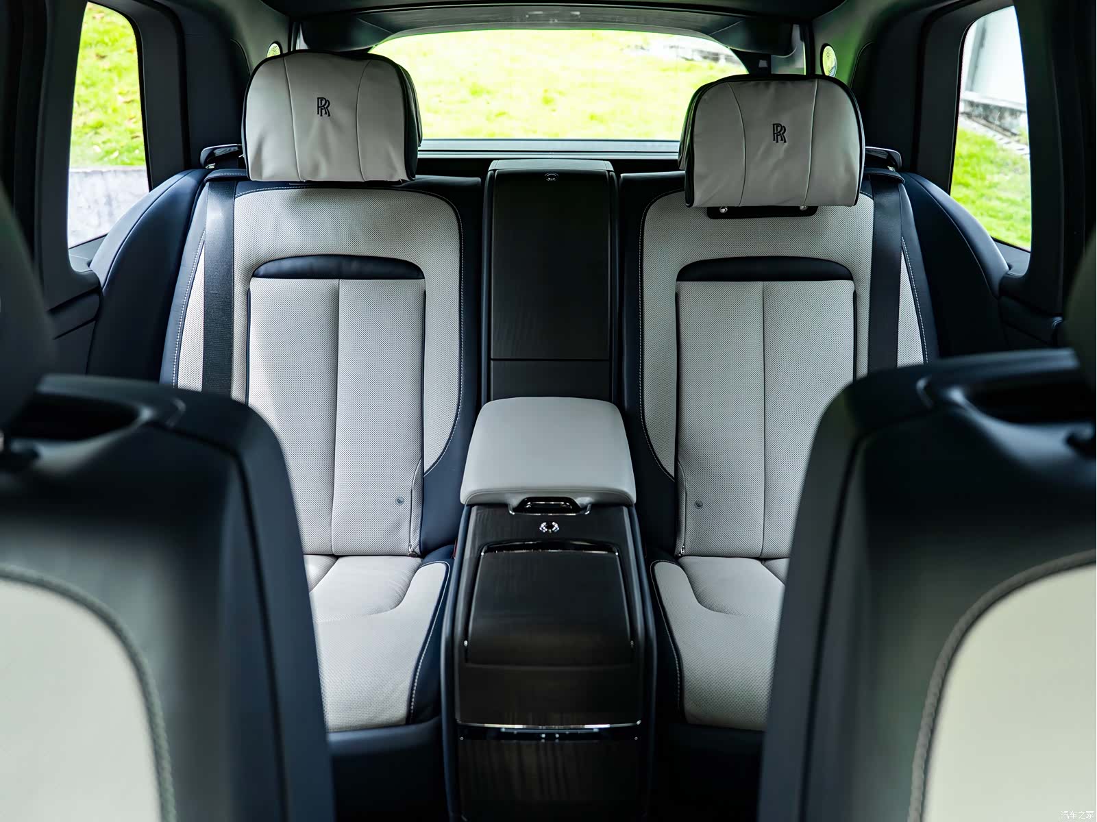 Rolls-Royce Cullinan, 2021 7