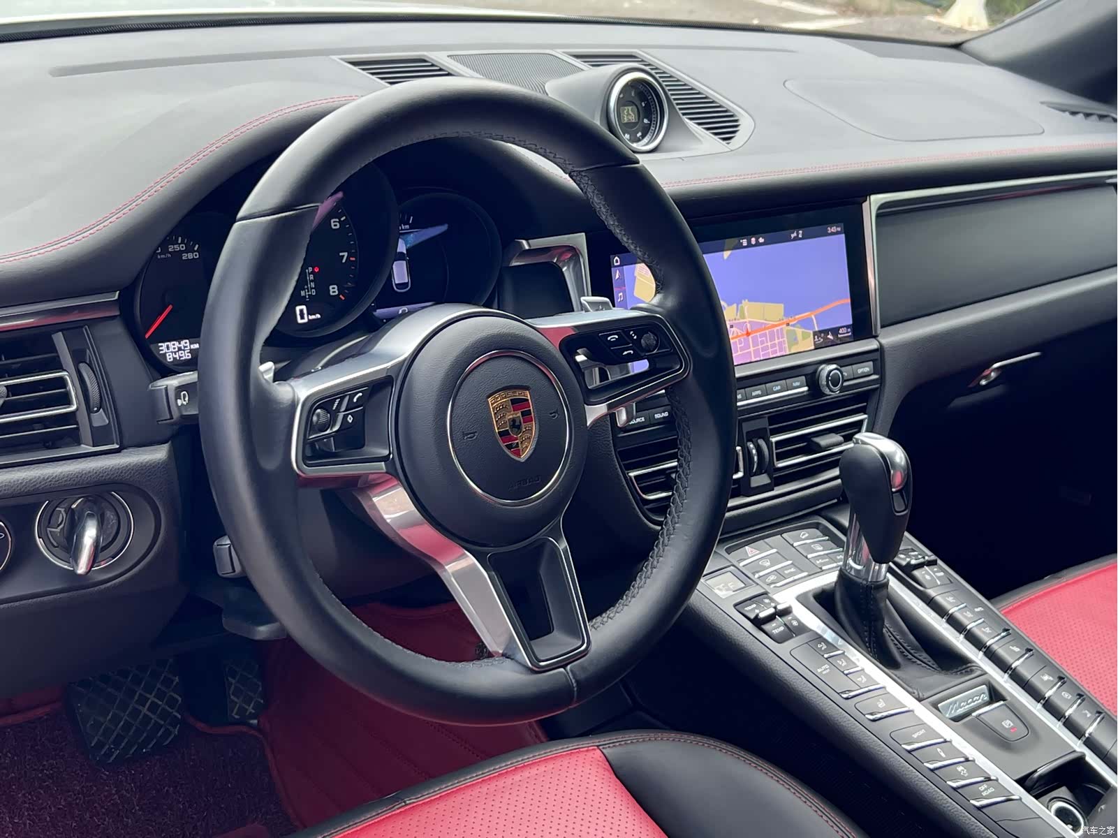 Porsche Macan, 2021 все фото