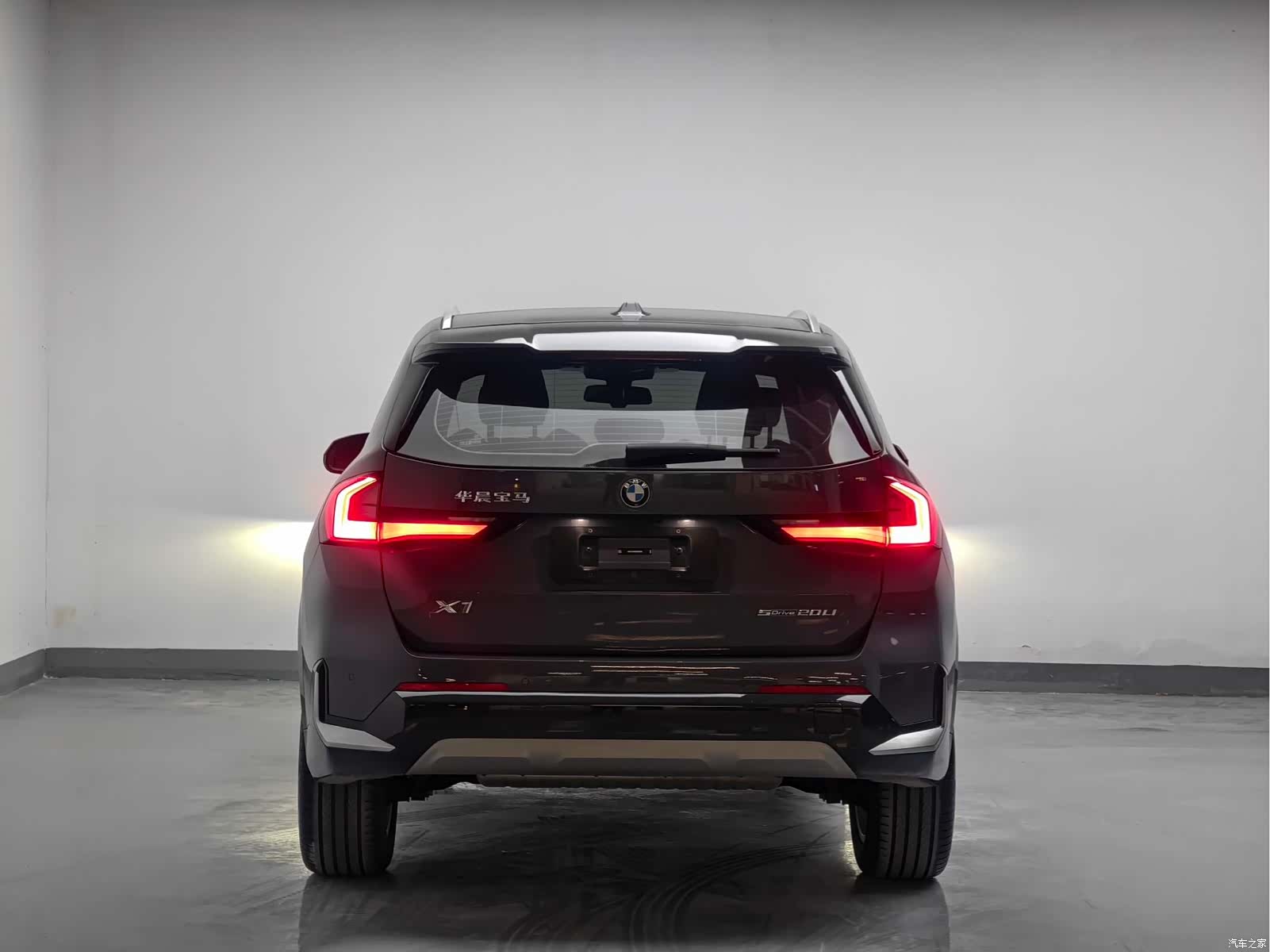 BMW X1, 2023 все фото
