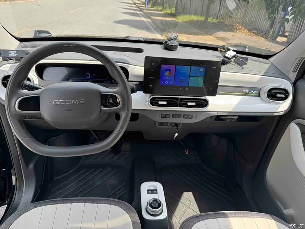 Geely Panda, 2025 7