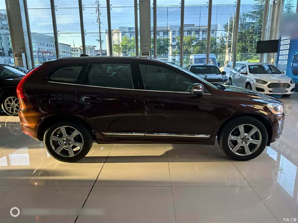 Volvo XC60, 2015 все фото