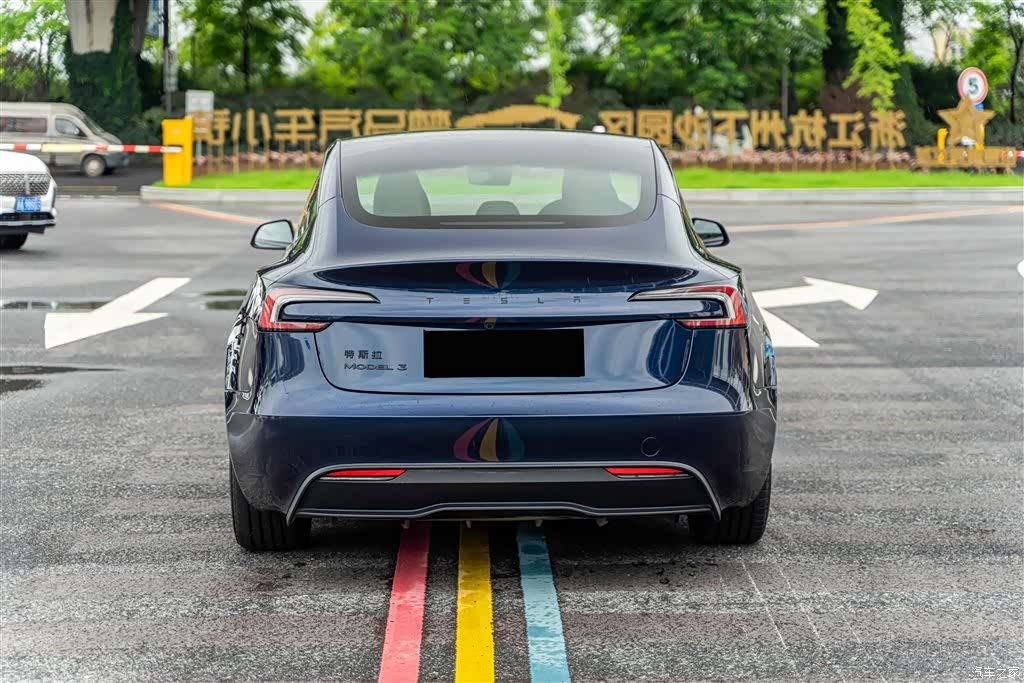 Tesla Model 3, 2026 7
