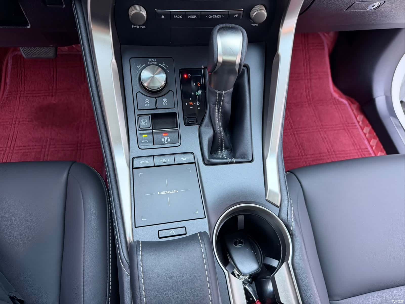 Lexus NX, 2021 11