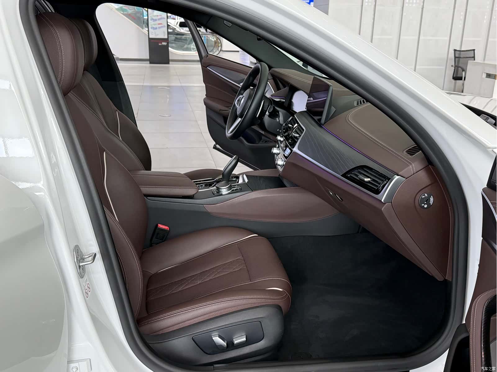 BMW 5 Series, 2021 11