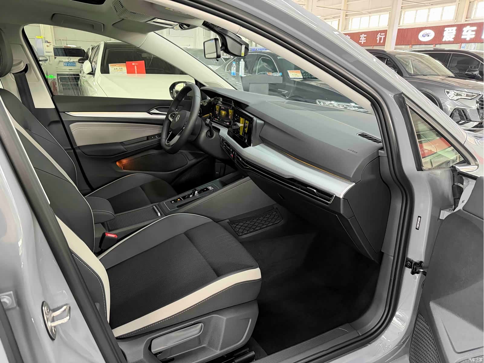 Volkswagen Golf, 2023 17