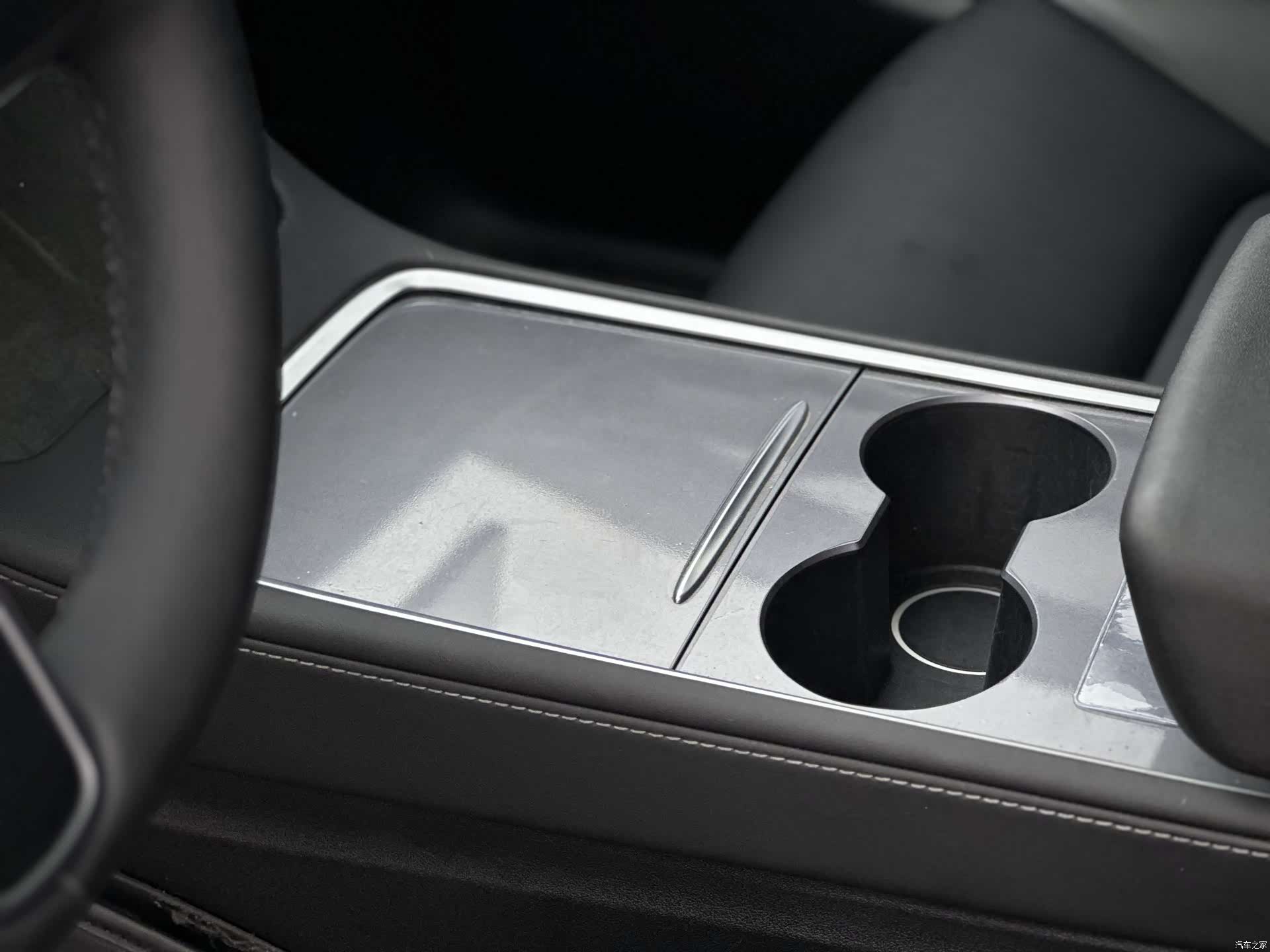 Tesla Model Y, 2023 13