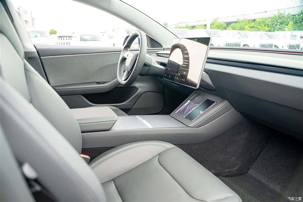 Tesla Model 3, 2026 13