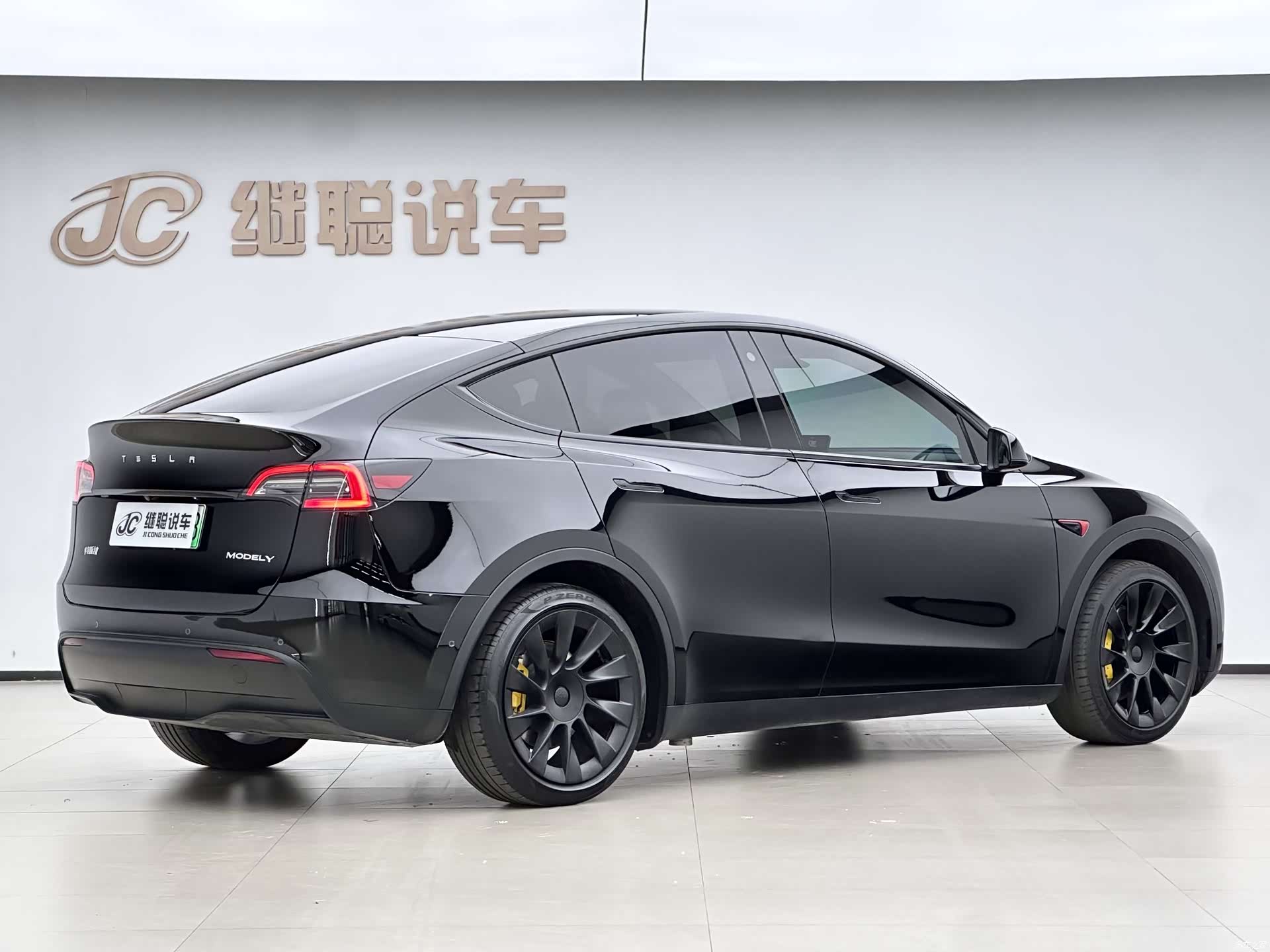 Tesla Model Y, 2023 2
