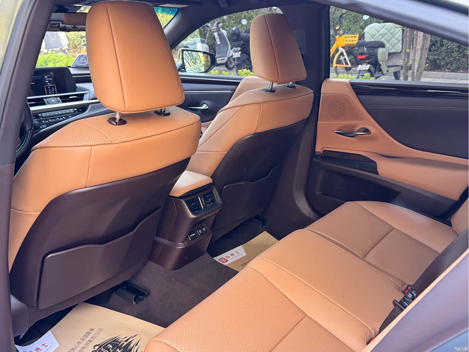 Lexus ES, 2019 22