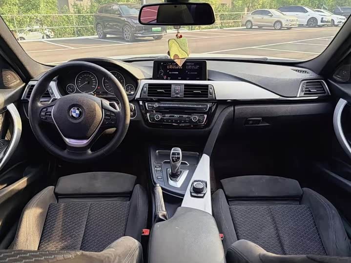 BMW 3 Series 2017 320i M Sport