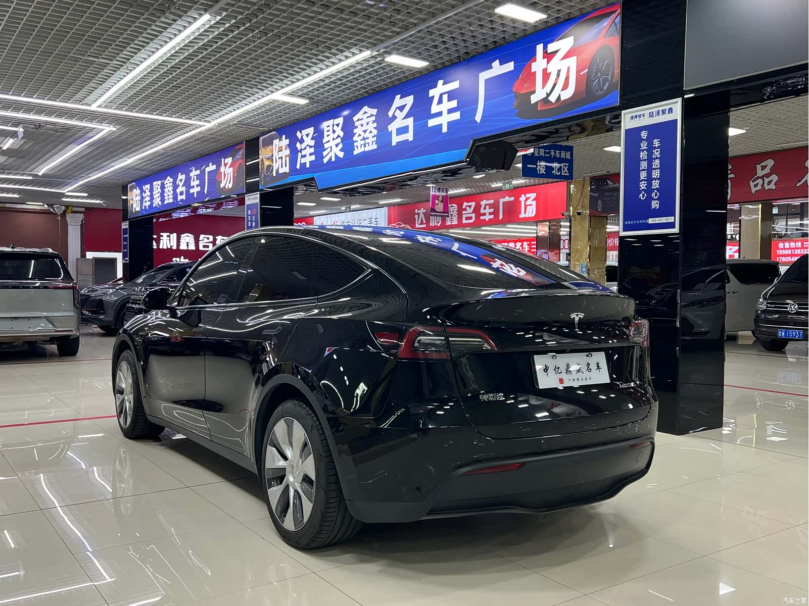 Tesla Model Y, 2022 все фото