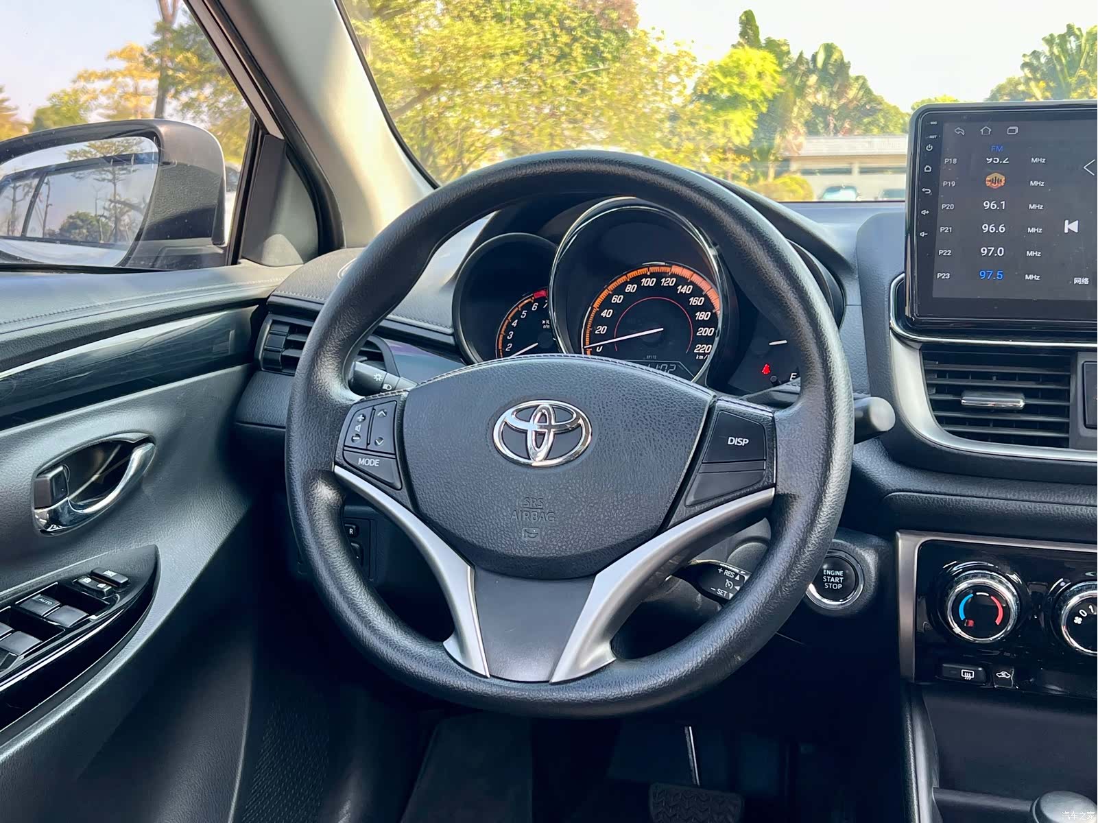 Toyota YARiS L, 2022 6
