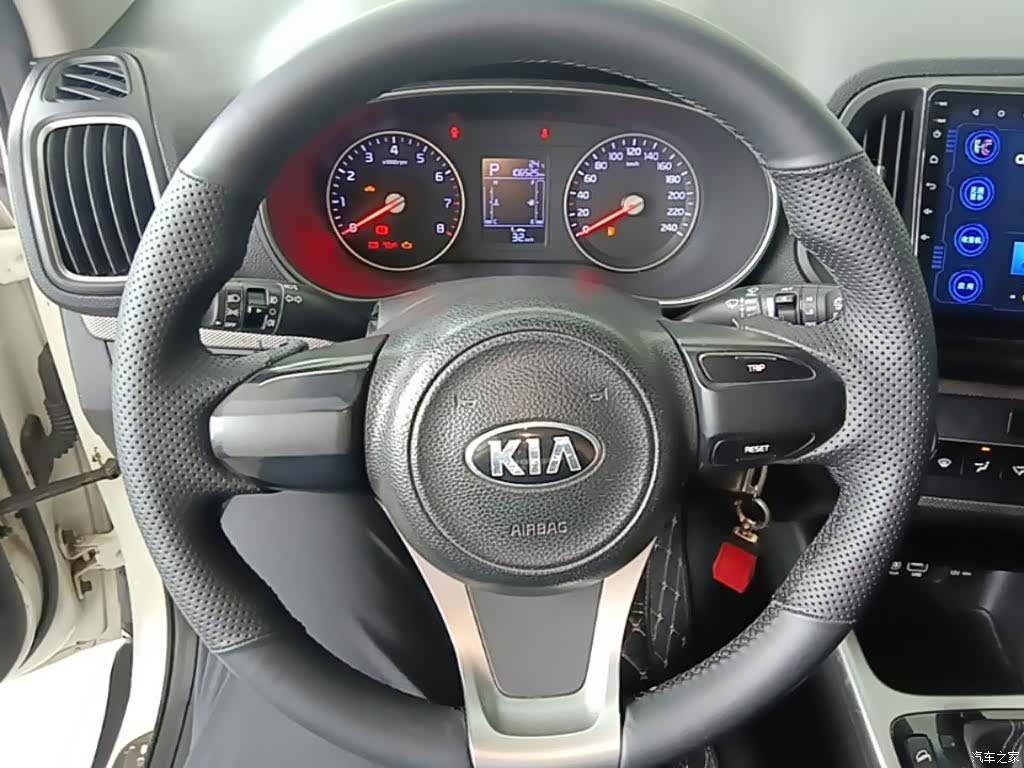 Kia KX3, 2016 11