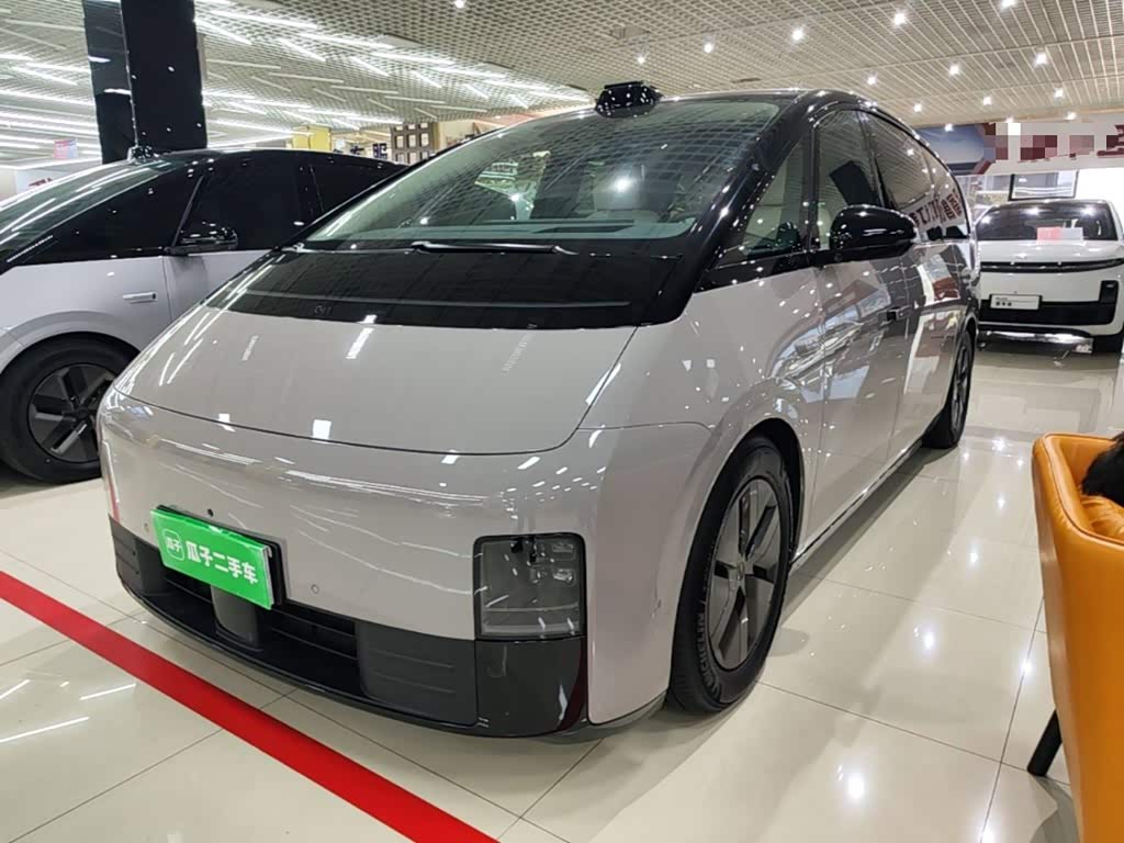 Li Auto MEGA 2024 Ultra