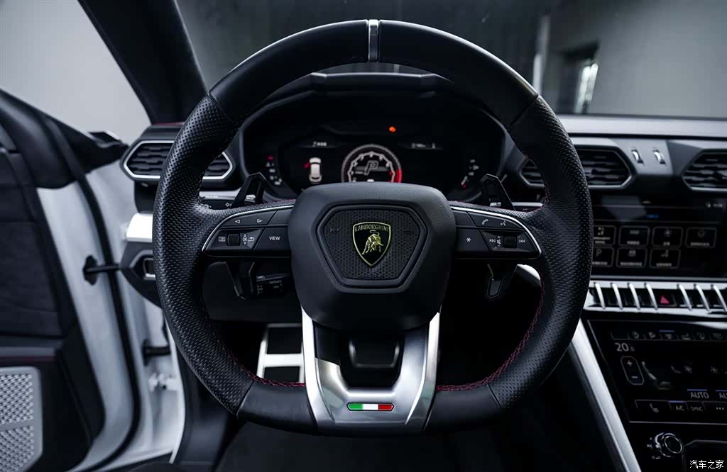 Lamborghini Urus, 2019 15