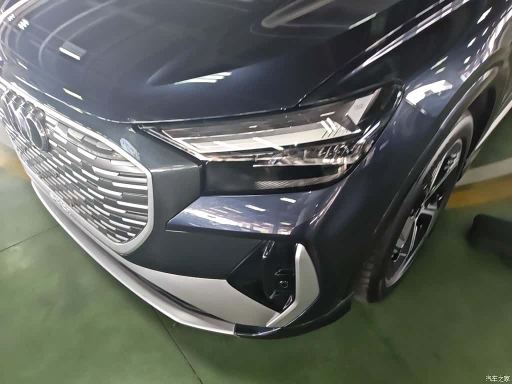 Audi Q4 e-tron, 2023 24