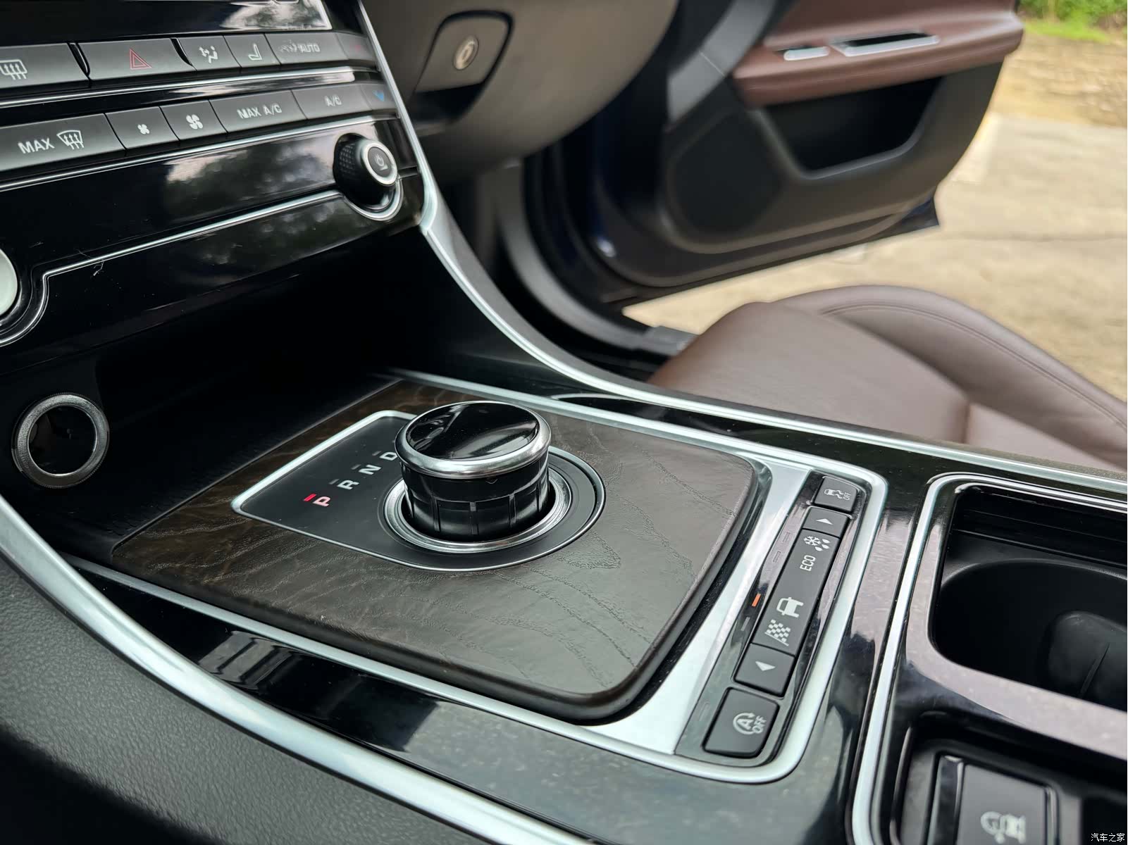 Land Rover XFL, 2018 8