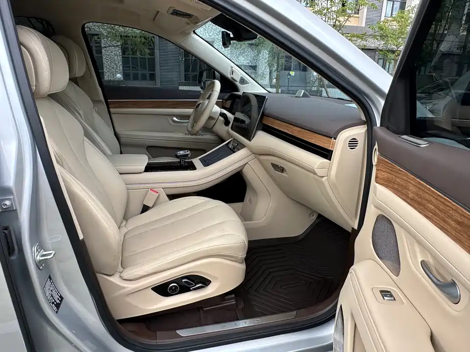 AITO Ask the world M7