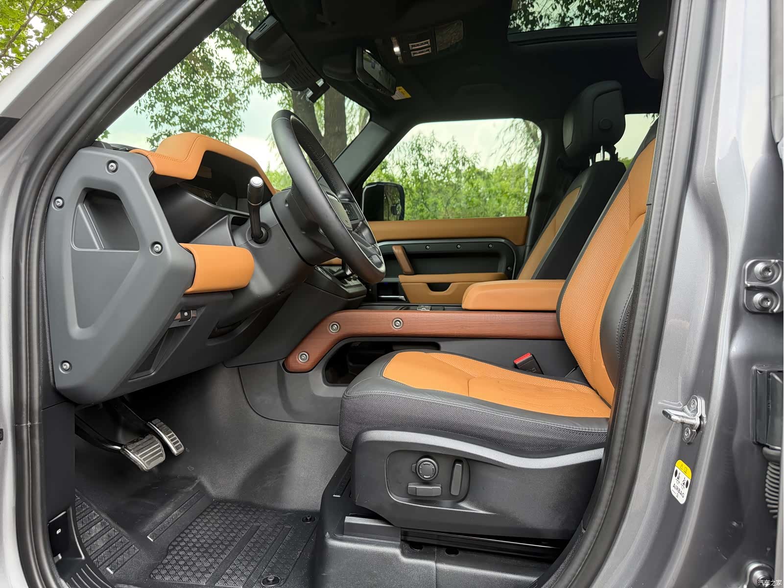 Land Rover Defender, 2023 7
