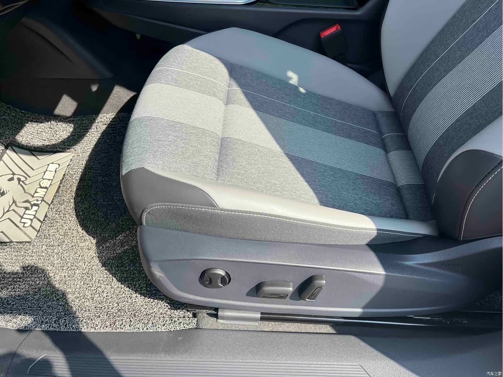 Volkswagen ID.4, 2025 9