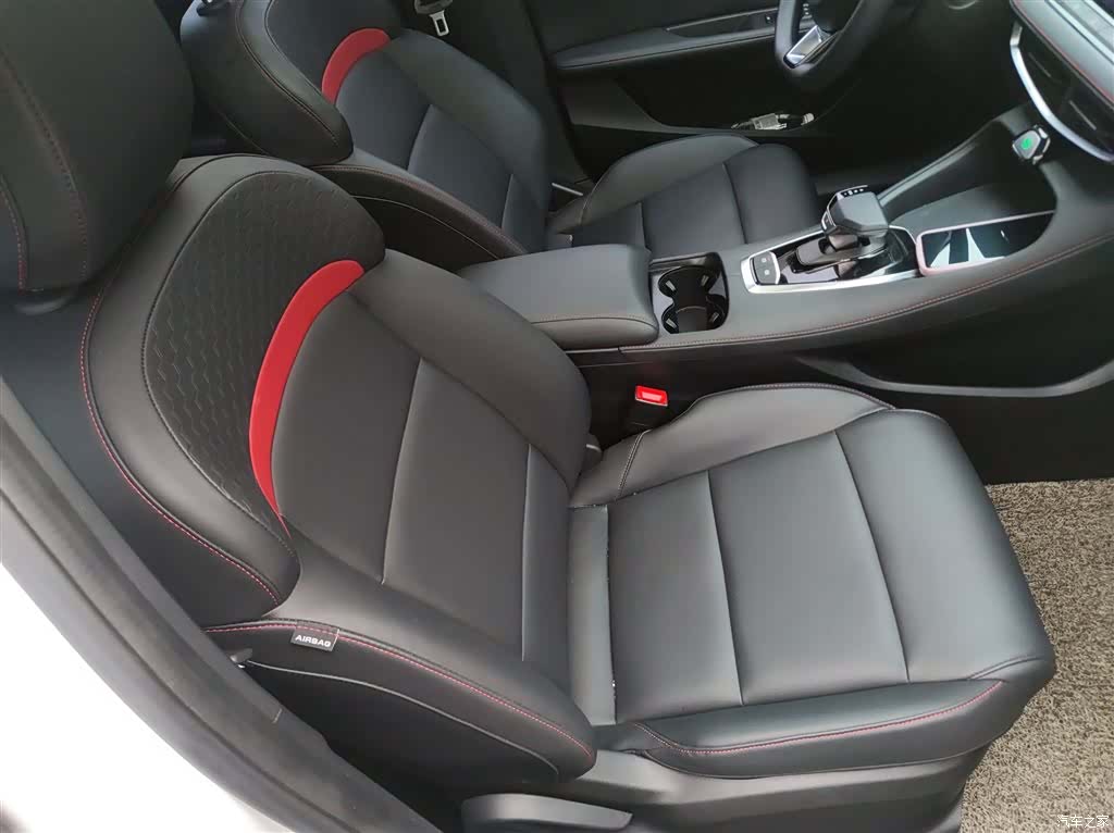 MG MG5, 2025 25
