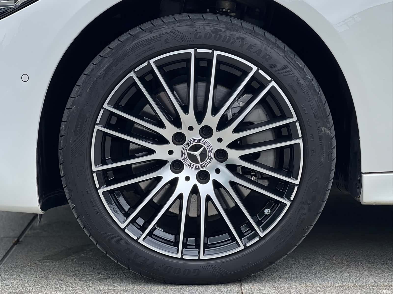 Mercedes-Benz C-Class, 2024 11